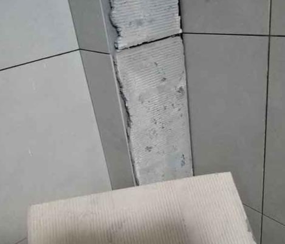 淇滨瓷砖空鼓维修公司分享下厨房瓷砖脱落的补救措施。